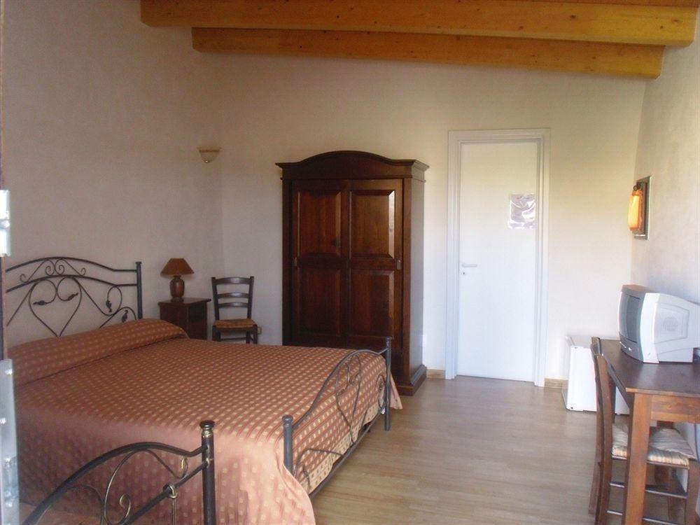 Bio-Agriturismo Masseria La Palombara Salve Eksteriør bilde