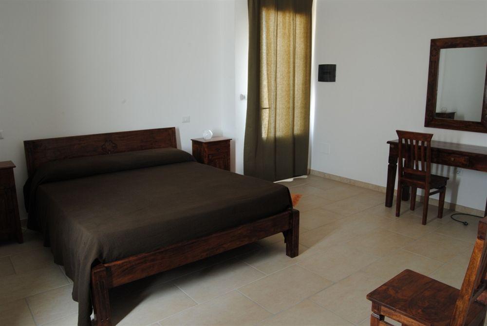 Bio-Agriturismo Masseria La Palombara Salve Eksteriør bilde