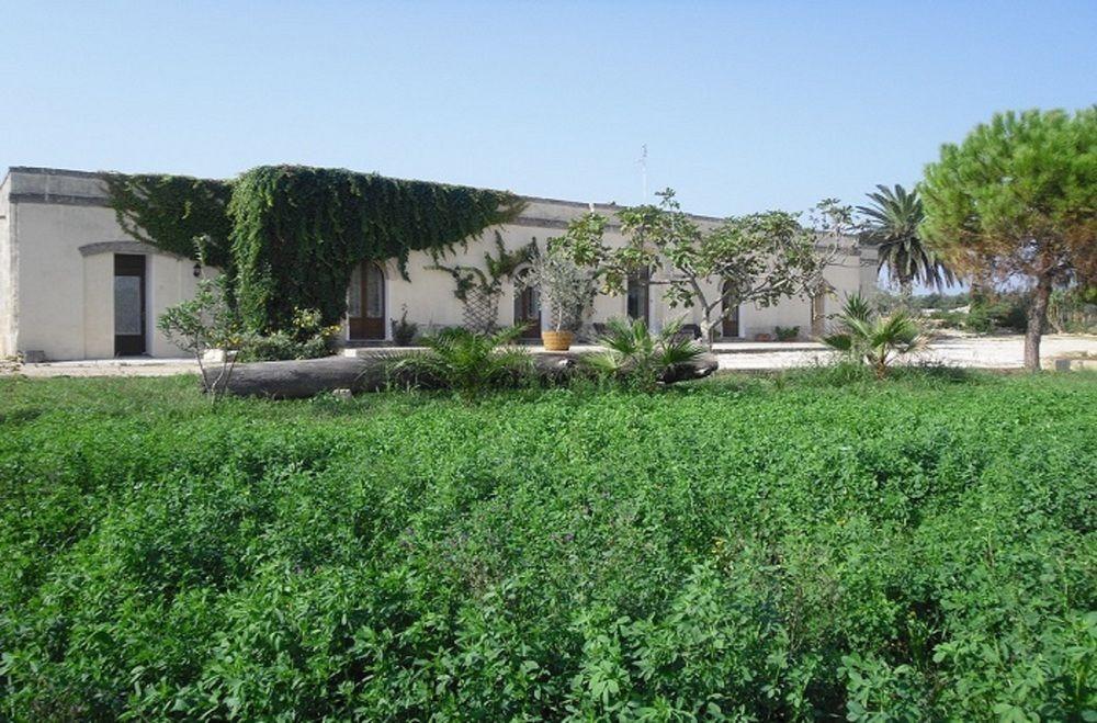 Bio-Agriturismo Masseria La Palombara Salve Eksteriør bilde